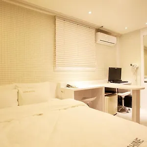 Shine Motel